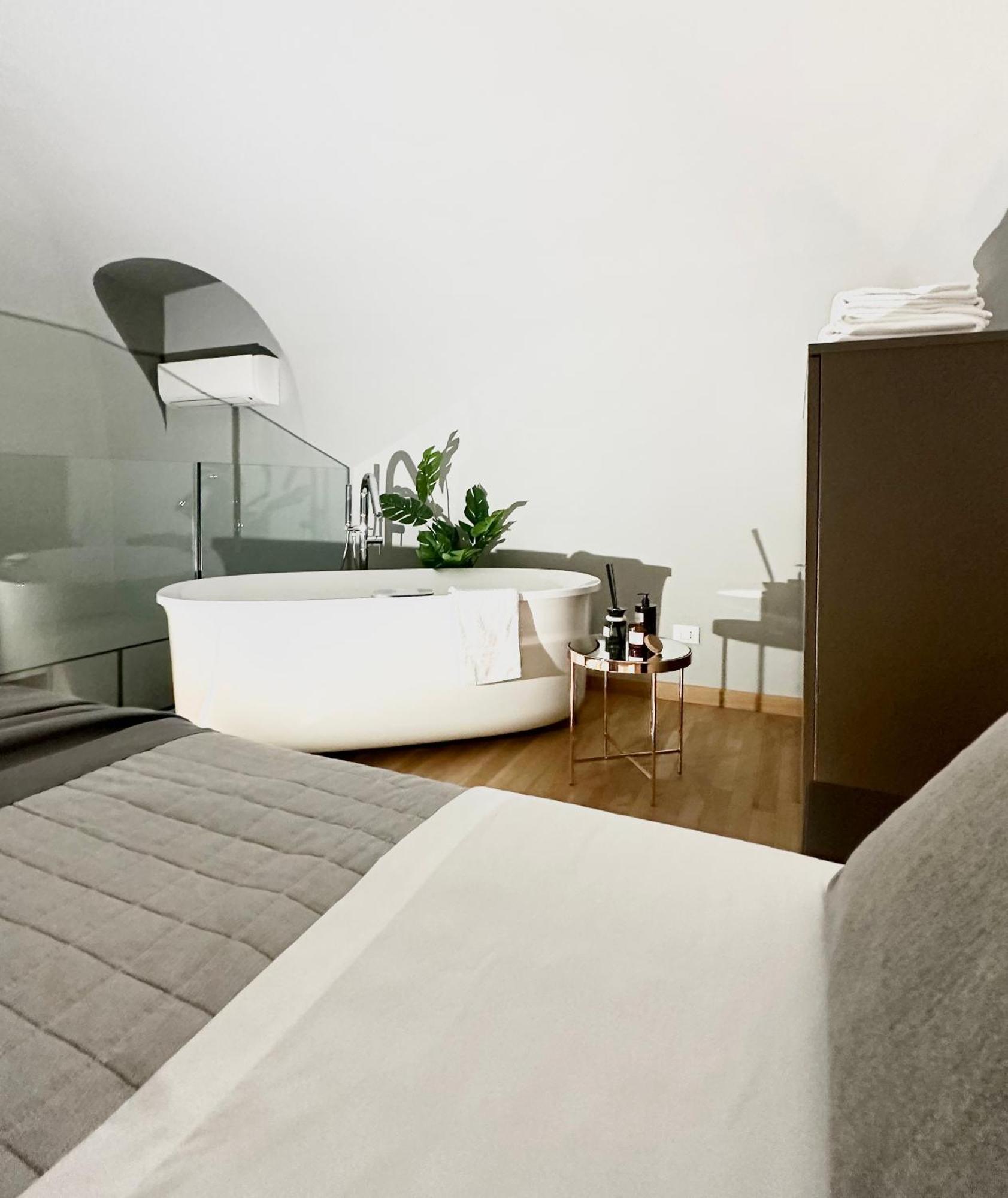 Jacuzzi Luxury Apartment In The Town Centre Turin Exterior foto